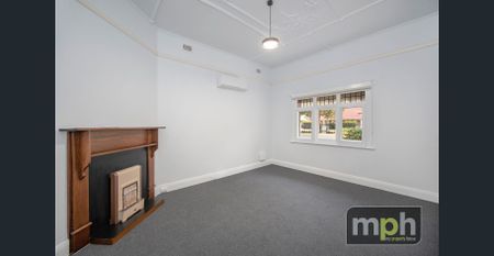 Spacious 4 Bedroom Home. - Photo 2