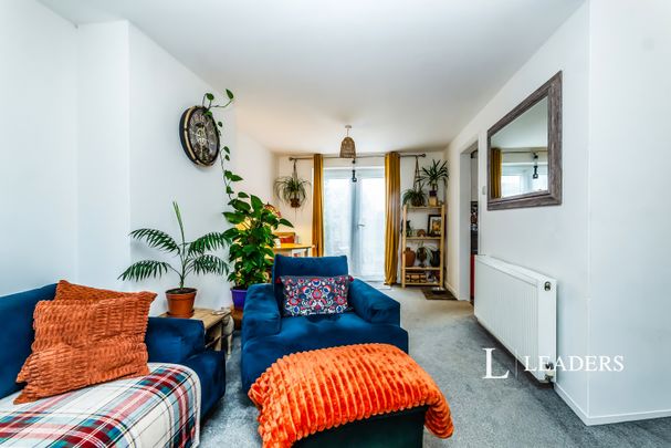 2 bedroom house to rent Chestnut Copse, Oxted, RH8 - Photo 1