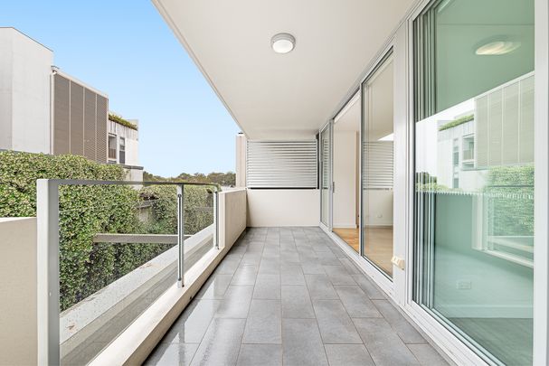 Stylish Two-Bedroom Apartment in Prime Rosebery Location - Photo 1