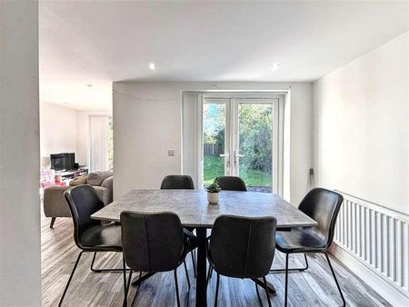 Near The Uea, Norwich, NR5 - Photo 2