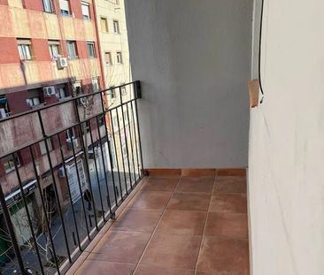 Carrer Bòbiles, L'Hospitalet de Llobregat, Catalonia 08905 - Photo 6