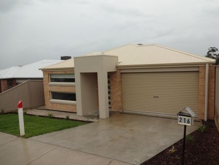 Four Bedrooms, Ensuite, Open Plan Living, Evaporative cooling. - Photo 5