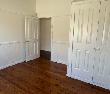 Renovated home close to everything! - Photo 4