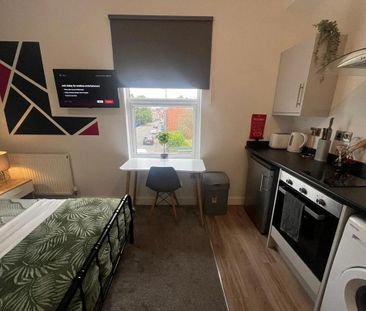 Studio to rent - Photo 2