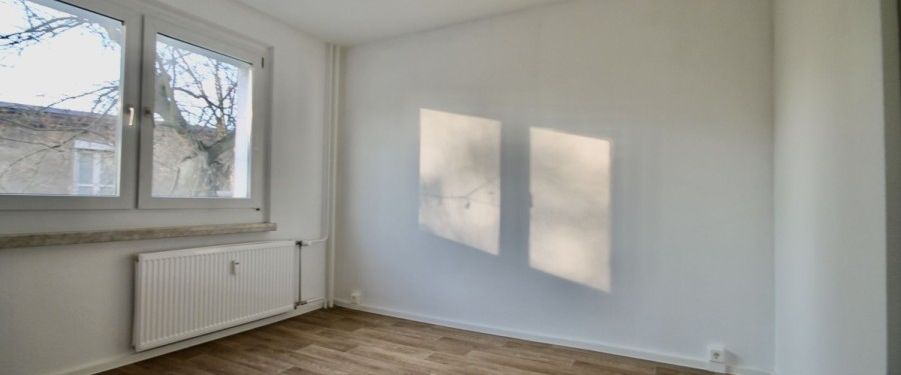 Schon entdeckt? - Moderne 4-Raum-Wohnung mit Balkon in Klingenberg - Photo 1