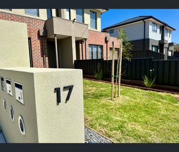 1/17 Oberon Avenue, St Albans, Vic 3021 - Photo 2
