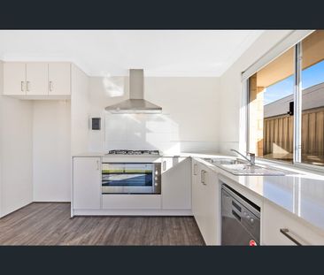 12 Segundo Street, Madora Bay, WA 6210 - Photo 2