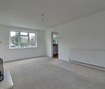 Southampton Hill, Fareham, PO14 - Photo 2