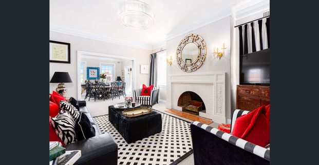 Eclectic Art Deco Retreat in Harbour side Enclave - Photo 1