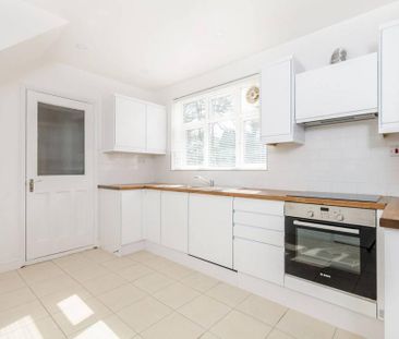 4 bedroom detached house to rent - Photo 6