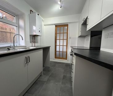2 bedroom terraced house to rent - Photo 3