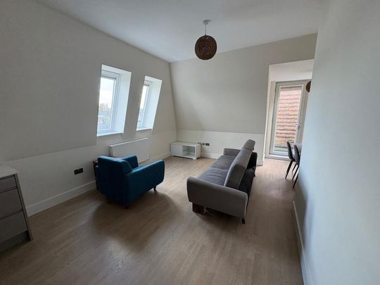 3 bedroom flat to rent - Photo 1