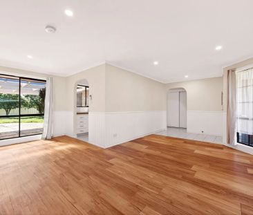 Family home on large 724m2 block with garage rear access and large ... - Photo 1