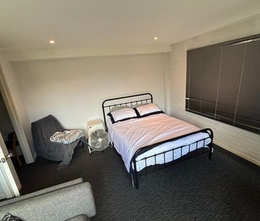 South Melbourne - Photo 3