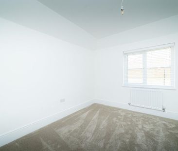 4 bedroom detached house to rent - Photo 4