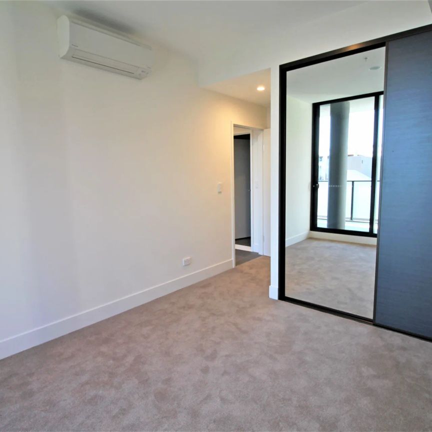 Spacious 2 bedroom + Study Apartment – "Promenade is the Luxury Development in Parramatta" - Photo 1