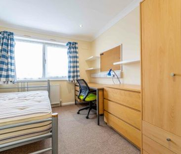 71 Eastfield Crescent - Photo 5