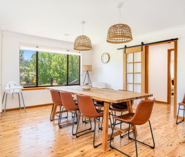 Spacious and Stylish Four Bedroom Home - Photo 4