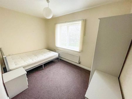 4 bedroom terraced house to rent - Photo 3