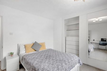 3 bedroom flat to rent - Photo 5