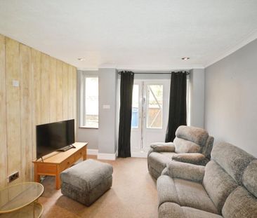 2 bedroom terraced house to rent - Photo 4