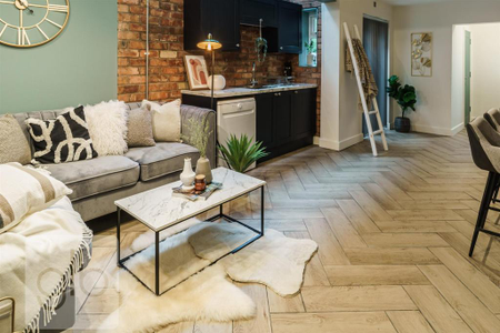 1 bedroom in a house share to rent - Photo 3