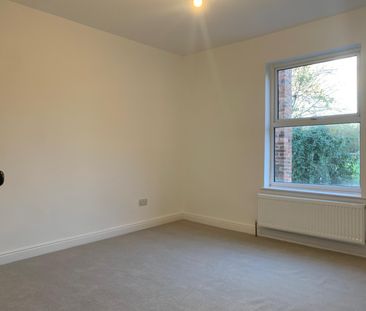 New Hall Road, Chesterfield - Photo 4