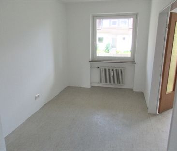 Nähe Waldsee & Zentrum: Renovierte + gepflegte 3-Zi.-Wohnung hell, großzügig & mit Balkon - Foto 4