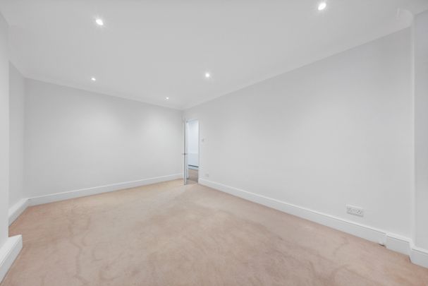 2 Bedroom Apartment, Bedford Court Mansions, Adeline Place, Bloomsbury, WC1B - Photo 1
