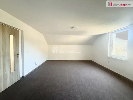 Moderní byt v Děčíně 2+1 s výhodami zahrady a parkování - Photo 1