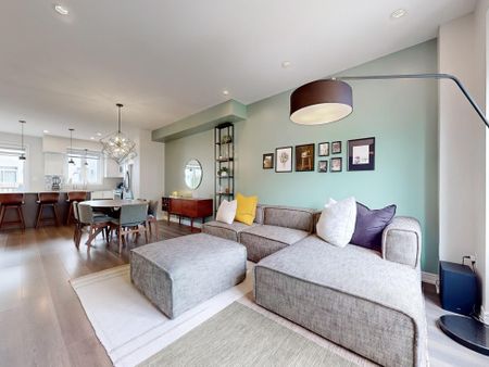 For Lease - 10 Snowberry Lane, Hamilton, Ontario - Photo 2