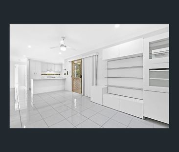 Well-Appointed Family Home with Pool & Home Offices in Coastal Runa... - Photo 4