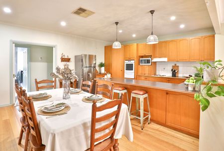 Street Appeal In A Dream Location - Photo 3