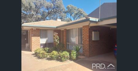 COSY 2 BEDROOM BRICK UNIT - Photo 3