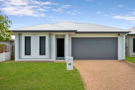 Beautiful Four Bedroom Home with Theatre Room - Photo 2