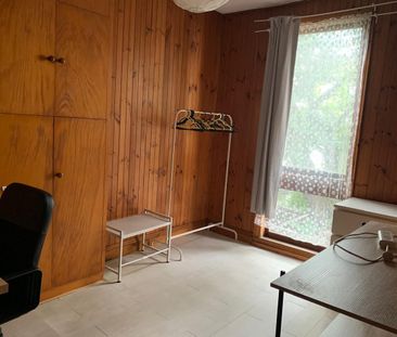 Large Partly Furnished Terrasse House close to shops and public tra... - Photo 5