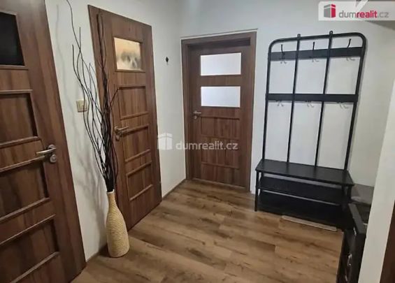 Slunný prostorný byt 4+kk ve čtvrtém patře panelového domu s výtahem, Praha 4, Kamýk - Photo 1