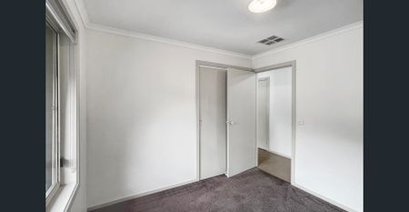 Modern Townhouse - Photo 2