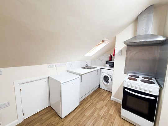 Studio to rent - Photo 1