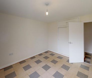 1 bedroom ground floor flat to rent - Photo 6
