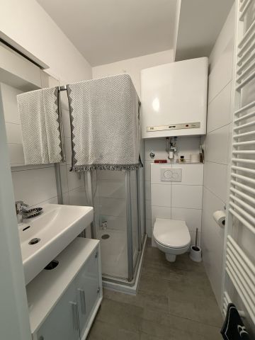 Helle Singlewohnung im fünften und letzten Liftstock mit südseitigem Balkon - Photo 5