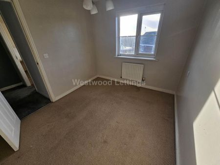 3 bedroom semi-detached house to rent - Photo 5