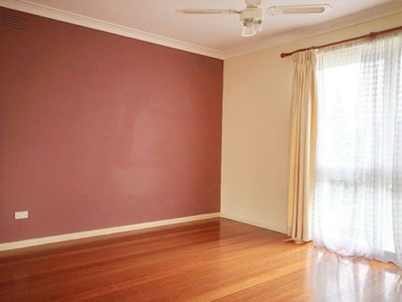 13 Minogue Crescent, Hoppers Crossing VIC - Photo 5