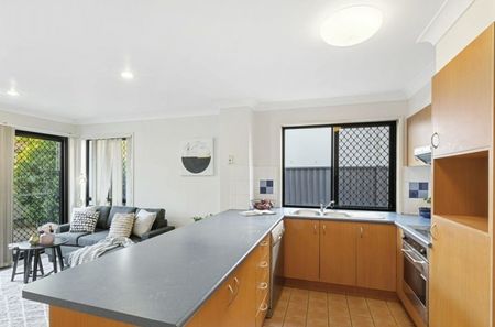 Beautiful Family Home - Photo 5