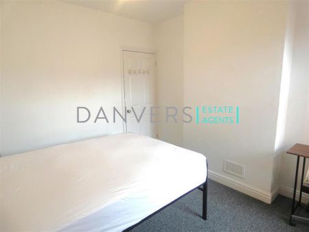 4 bedroom terraced house to rent - Photo 3