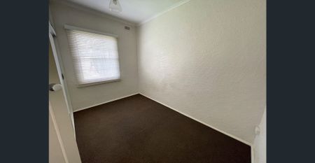 Unrivalled Charm and Convenience: Your Newport Oasis Awaits! - Photo 3