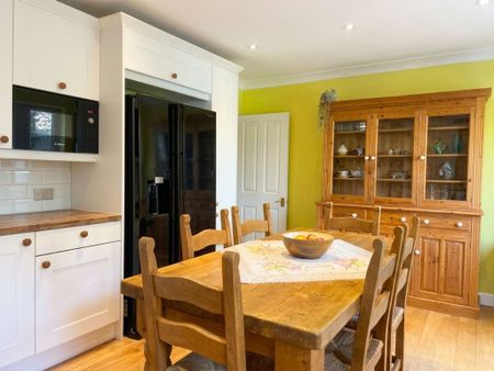 3 bedroom property to rent - Photo 3