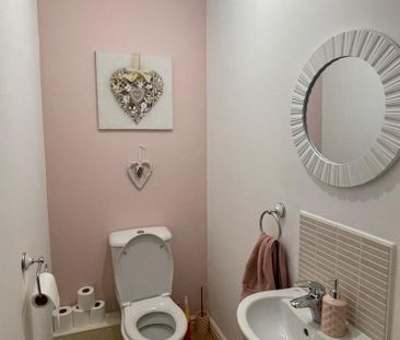 2 bedroom end of terrace house to rent - Photo 4