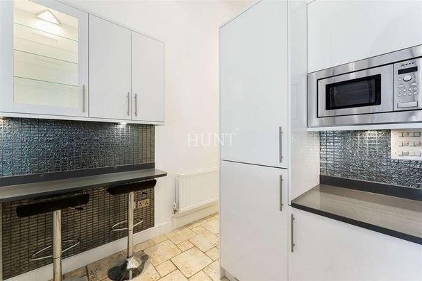 Kensington House, Repton, IG8 - Photo 1