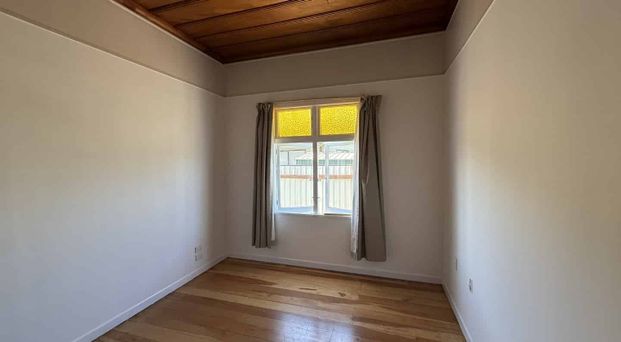 Character Charmer - Photo 1